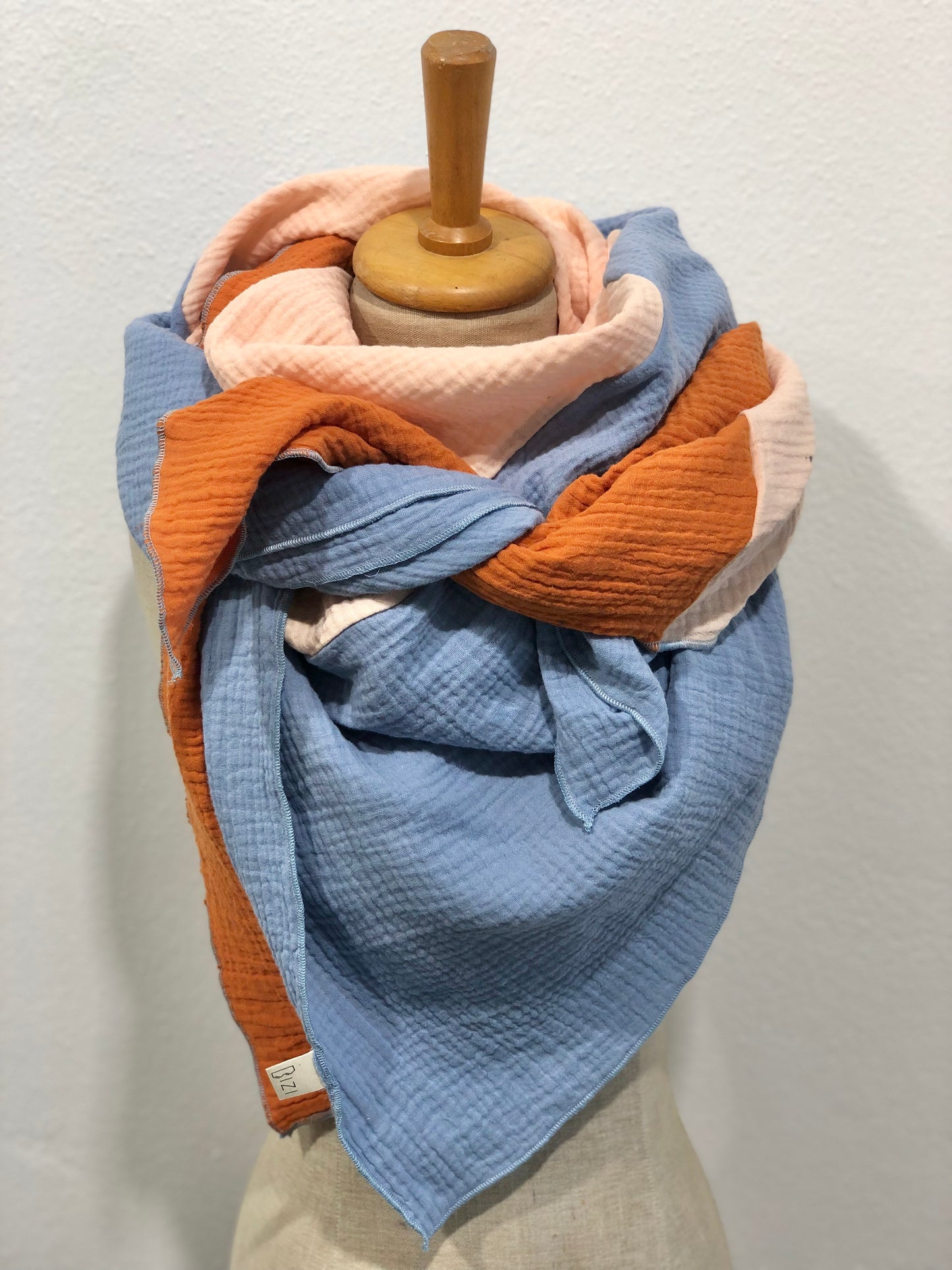 Halstuch XXL aus Bio Musselin, 3 farbig blau orange, bunt