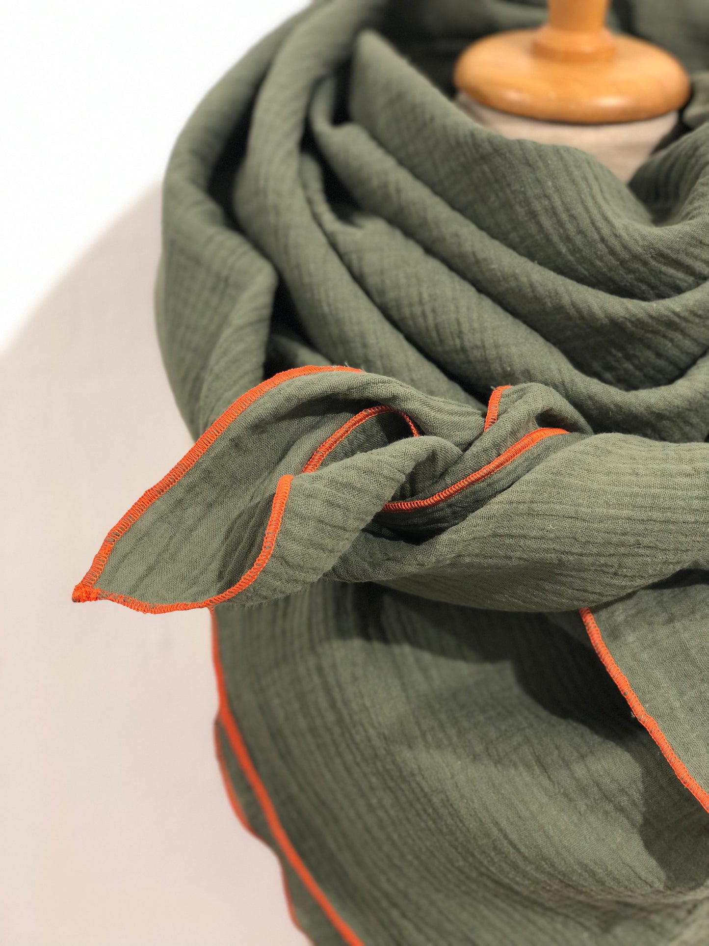 Halstuch oder Schal XXL aus Bio Musselin, Neon orange Grün