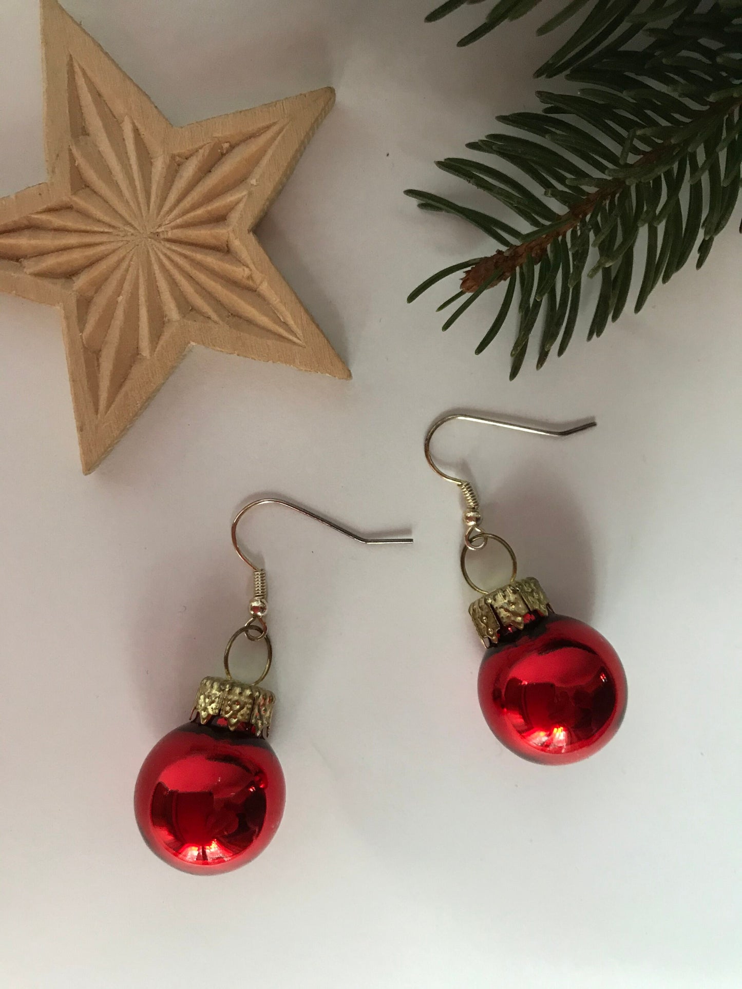 Weihnachtliche Ohrringe mit Mini Christbaumkugel, Accessoires Weihnachten