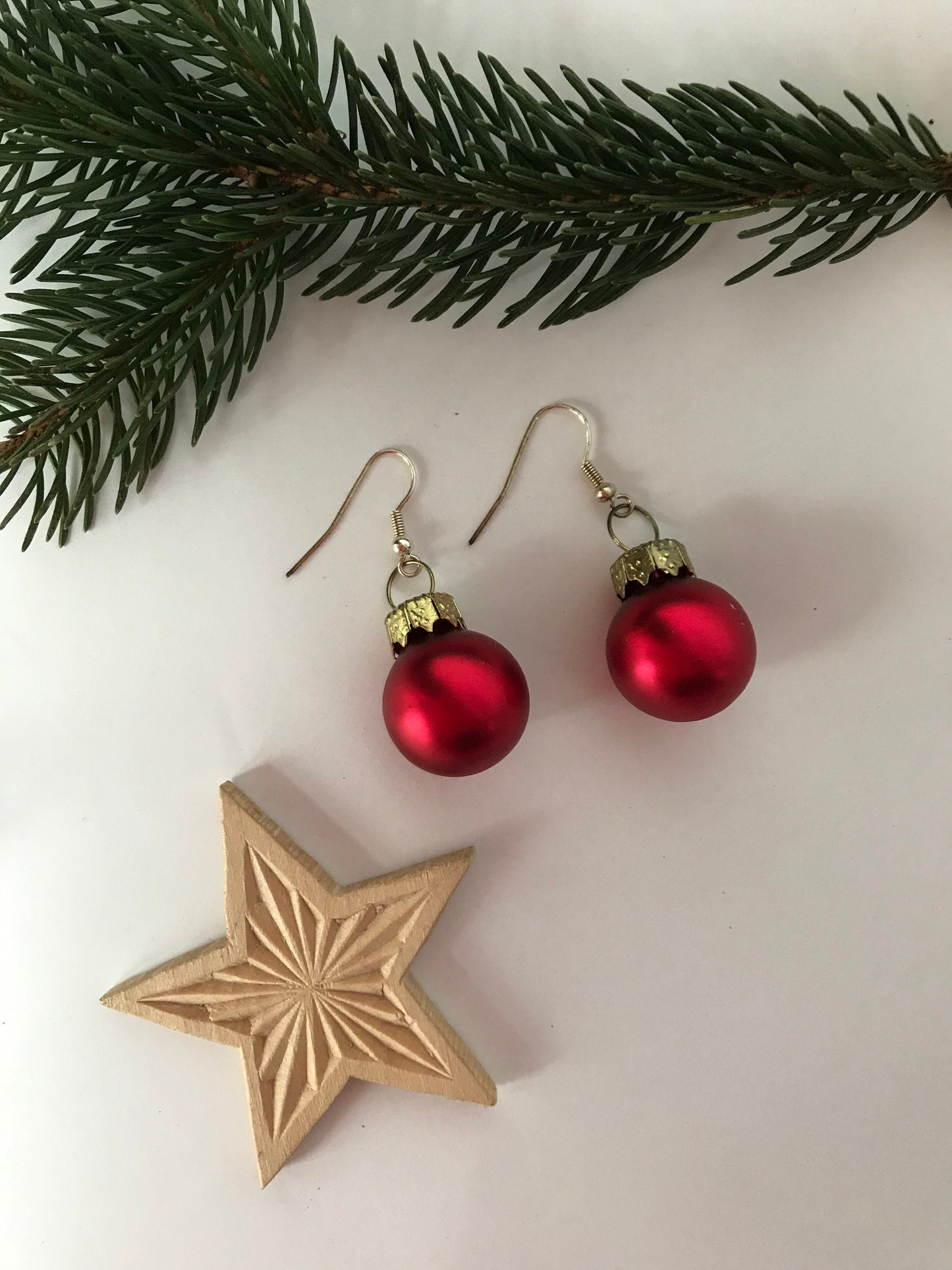 Weihnachtliche Ohrringe mit Mini Christbaumkugel, Accessoires Weihnachten