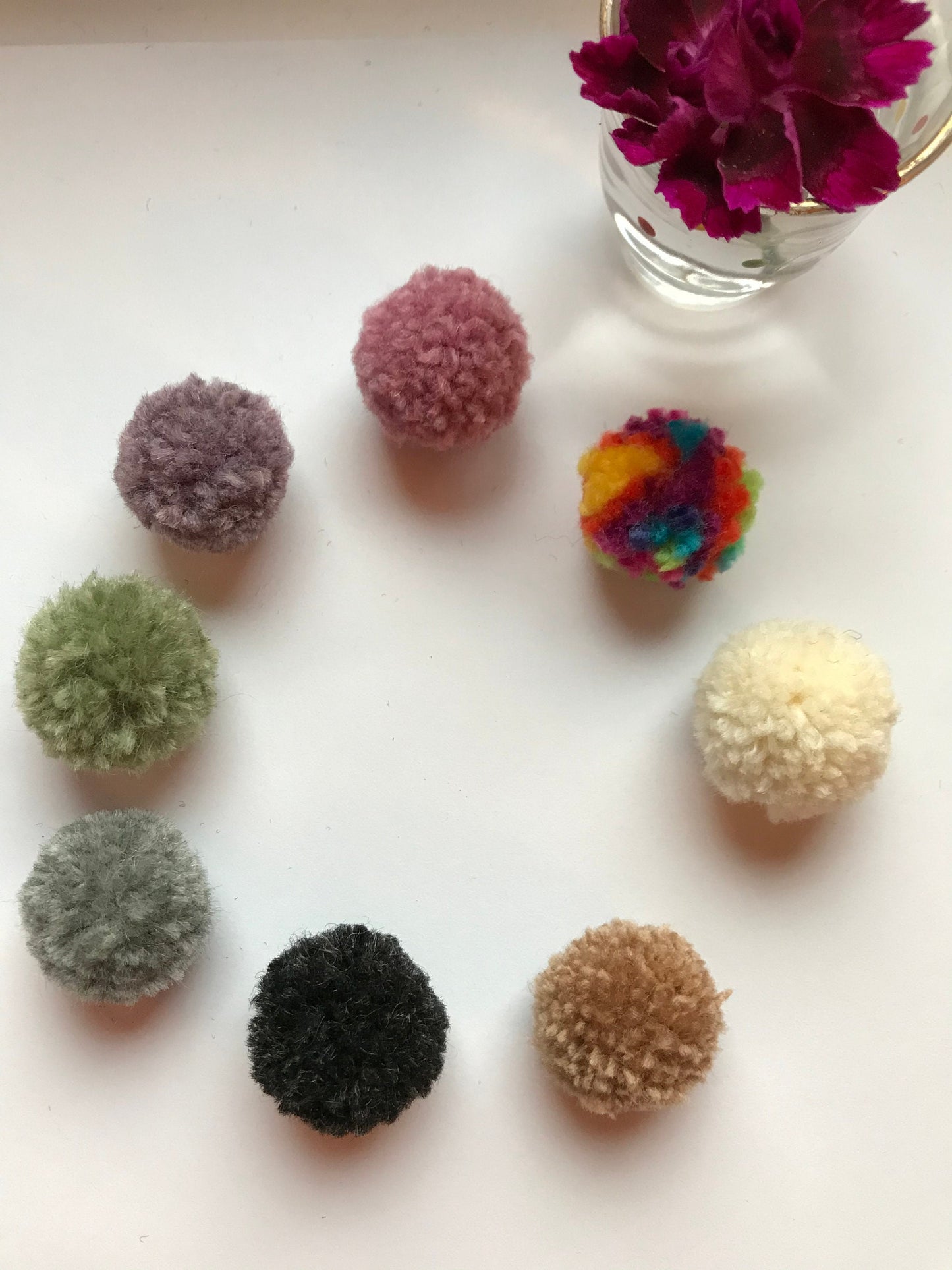 Ohrringe mit Minipompon