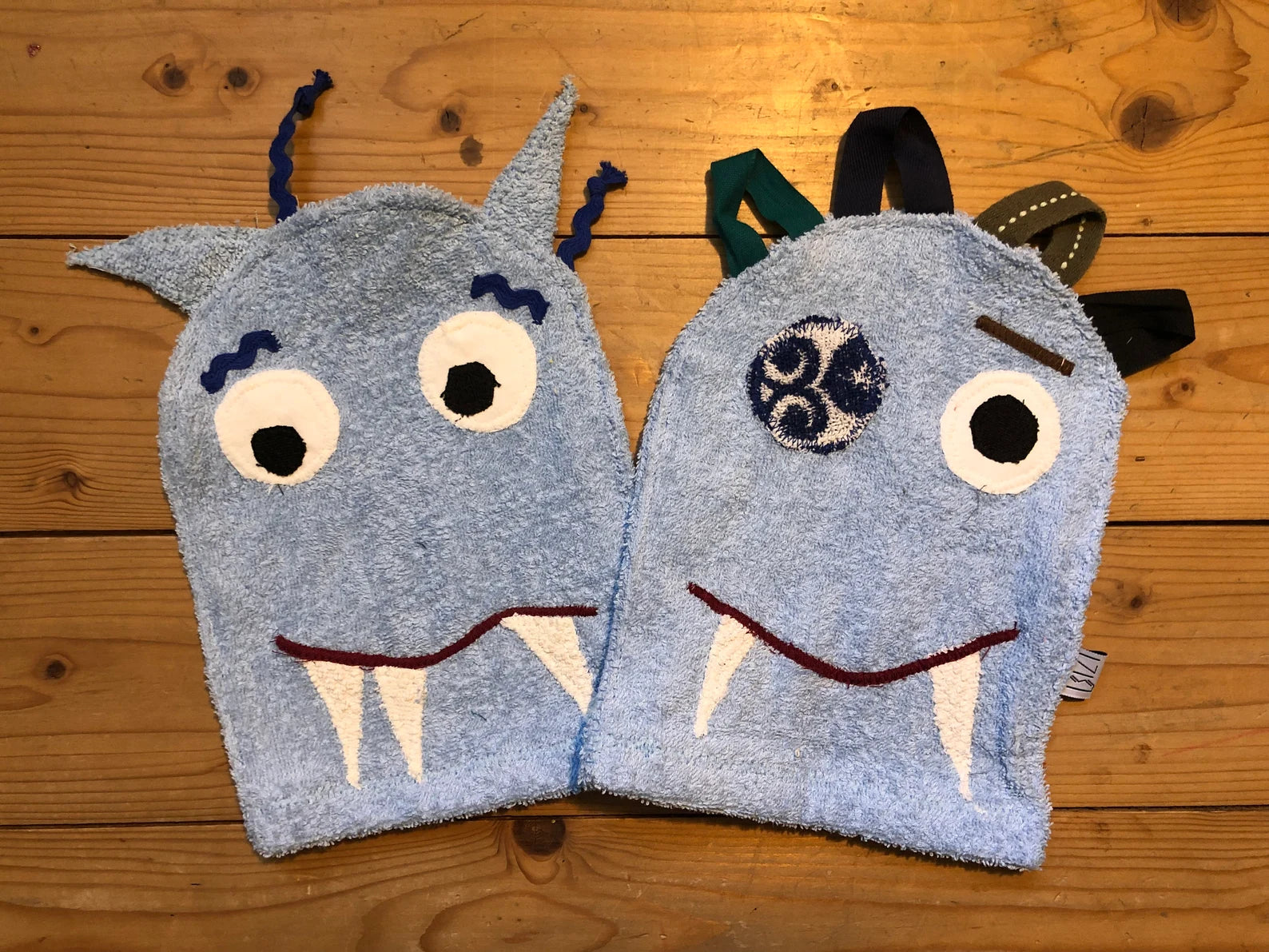 family handschuhe lustige Monster Wasch-Handschuhe, Handpuppe, Upcycling – bizi-family
