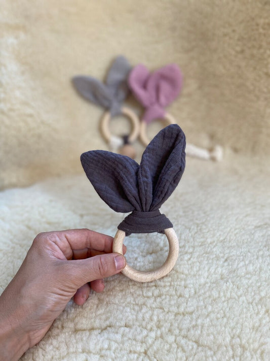 Greifling Baby, Beißring, Hasenohren aus Bio Musselin, 20 Farben