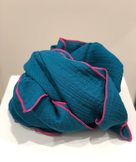 Halstuch oder Schal XXL aus Bio Musselin, Neon Petrol Pink