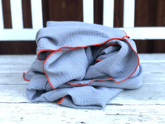 Halstuch XXL Damen aus Bio Musselin, Hellgrau mit orangem Kontrast