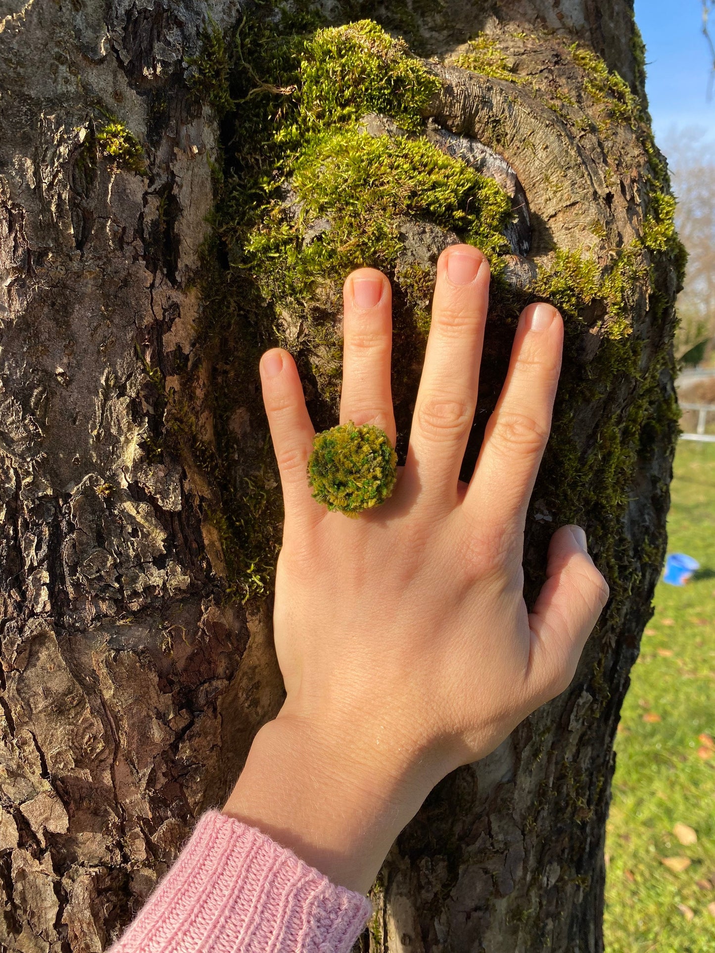 Ring mit Bommel / Pompon