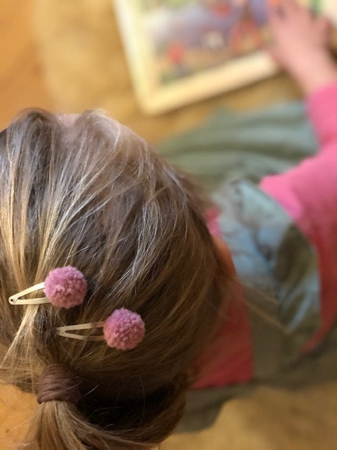 Haarspangen für Kinder mit Pompon